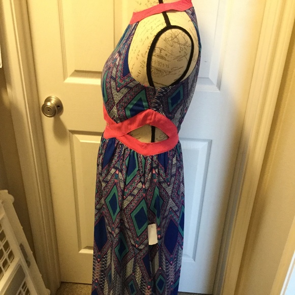 Women's Beautiful Maxi Dress Size M NWT - Picture 3 of 5
